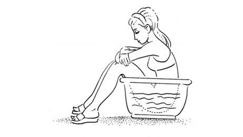از روش های درمان خانگی بواسیر نشستن در آب گرم